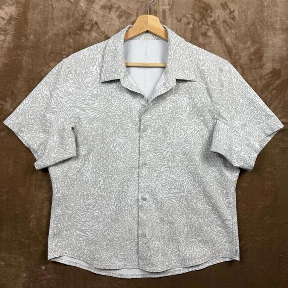 Lululemon Airing Easy Camp Collar Shirt Size S/M Short Sleeve Leopard White Crop - Picture 1 of 8